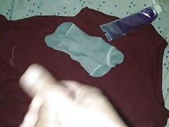 Masturbate and cum on my socks