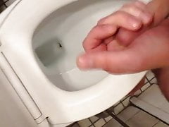 Limp dick cumms into toilet