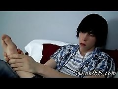 College teen boys hairy legs gay sucking his own toes, rubbing his