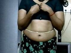 KRITHI CD SAREE NAVEL TEASE with Belly Chain & HIP SHAKES