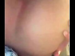 Minet asiatique expose son cul a la cam