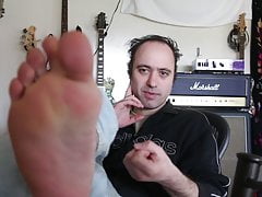 Foot Worship Loser Faggot falls in Love