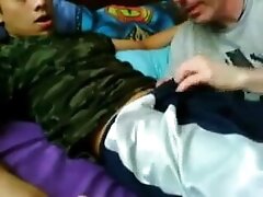 pinoy twink sucked by foreigner